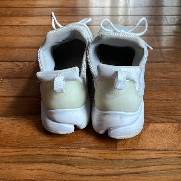 Nike White Presto - Picture 3 of 3